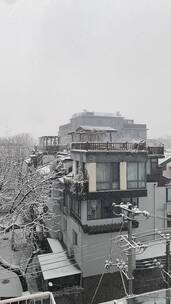 北京胡同小楼大雪