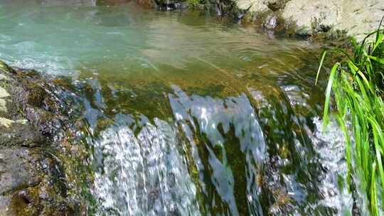 河边流水河流河水小溪山泉泉水流体液体水流