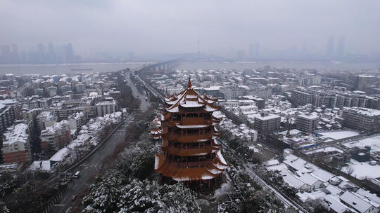 航拍武汉冬天地标5A级旅游景区黄鹤楼雪景