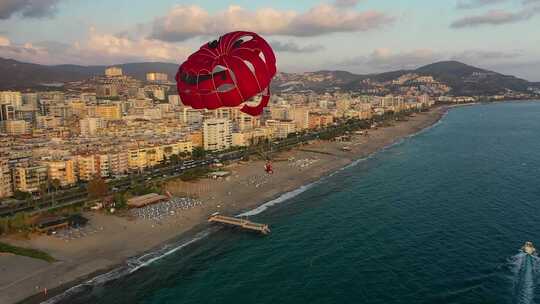 水上运动滑翔伞土耳其阿拉尼亚在无人机上拍摄