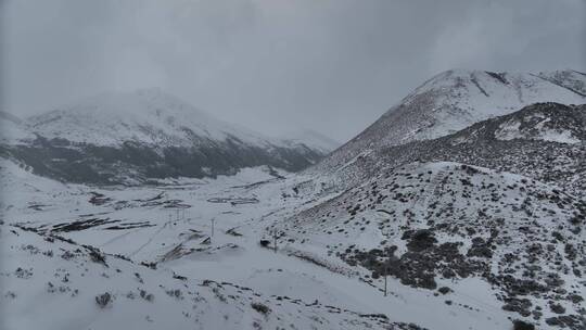 西藏丙察察雪山航拍