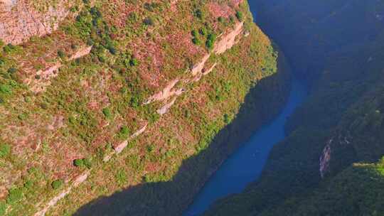 航拍三峡红叶