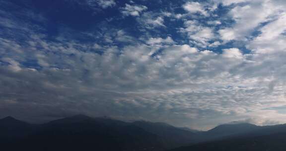 云南贵州拍自然风光大山山上高山云流