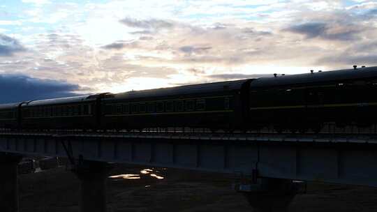 青藏铁路 铁路 火车 天路