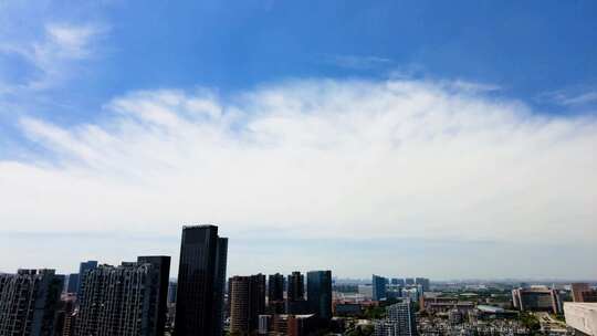 城市天空蓝天白云风景延时摄影视频素材