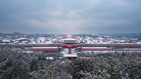 北京冬天雪景故宫全景