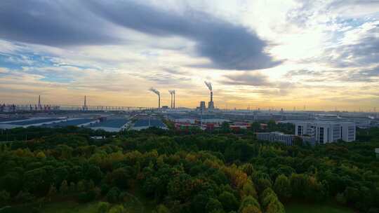 常熟江边城市风景