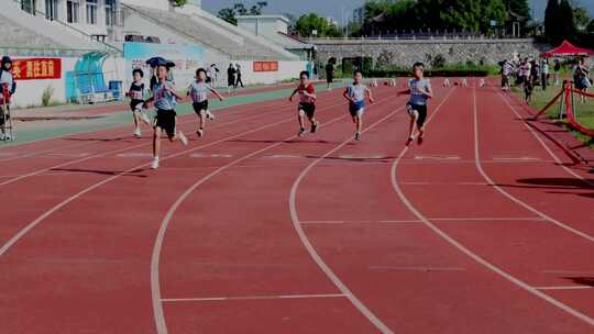 小学生男子组百米田径赛跑全过程升格