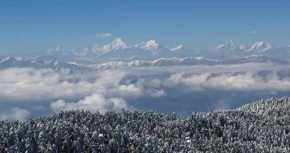 高清实拍瓦屋山冬天雪景雪山森林