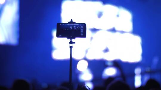 智能手机在拍摄舞台视频素材模板下载