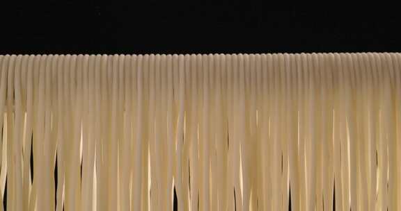 面条中式面条中餐面食手擀面手工面细面条