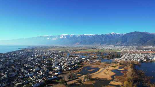 航拍云南旅游大理苍山洱海村庄田园风景