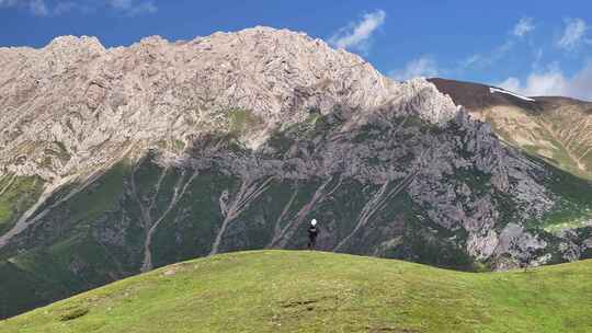 新疆伊犁伊昭公路山谷草原航拍自然风光