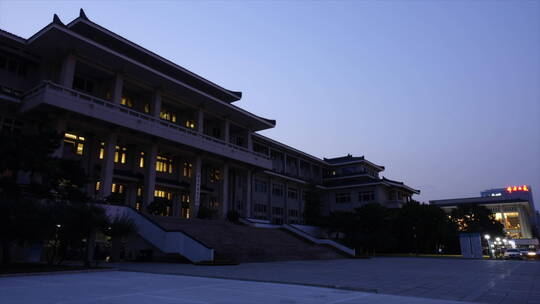 延时北京国家图书馆建筑日转夜镜头