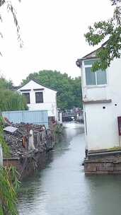 竖版航拍下雨素材素材雨水雨滴实拍