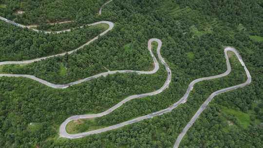 丽江弯曲的盘山公路航拍