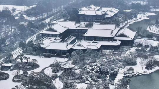 航拍瘦西湖景区园林大明寺观音山宋夹城雪景