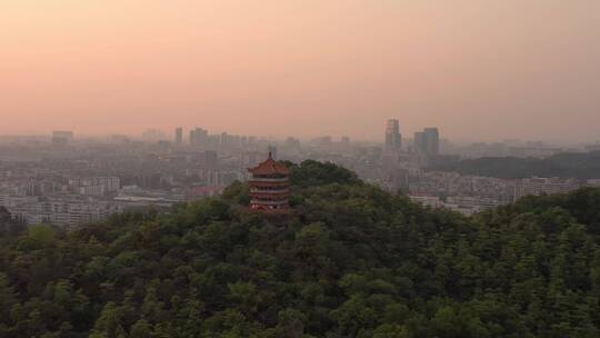 广州越秀区麓湖公园