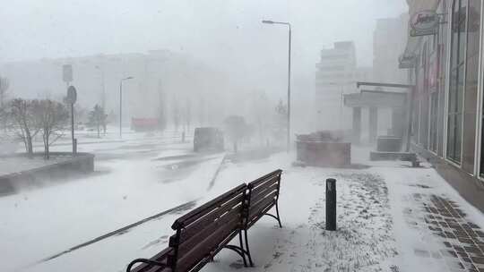 哈萨克斯坦阿斯塔纳市的大雪