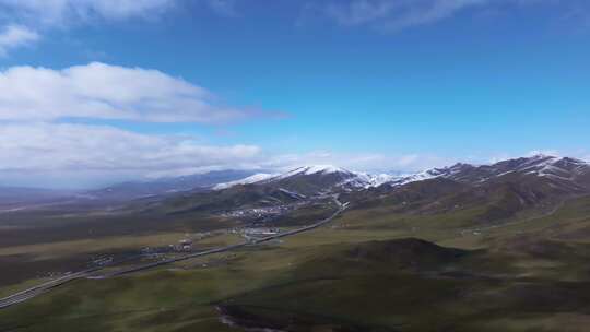 航拍青藏高原青海祁连山脉天境祁连雪山雪景