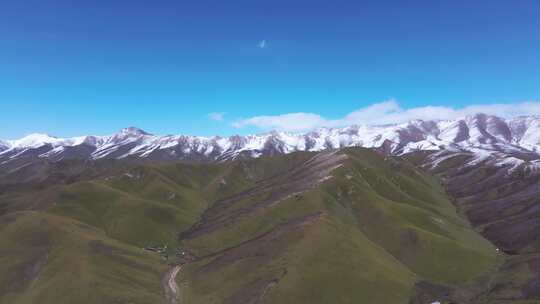 航拍青藏高原青海祁连山脉天境祁连雪山雪景