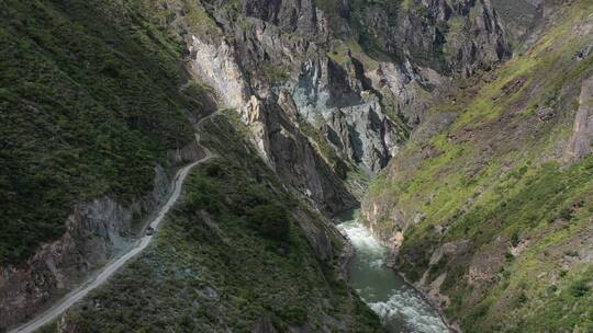 泸亚线公路蒙自大峡谷风光航拍