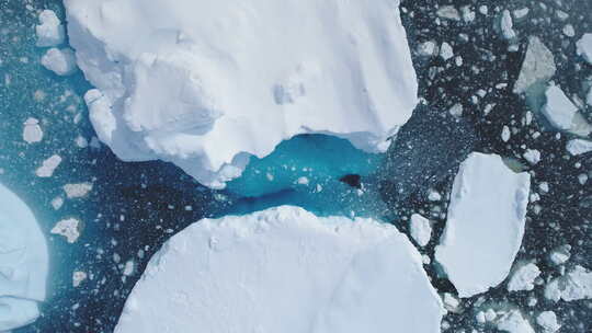 南极洲冰山海洋海景鸟瞰图