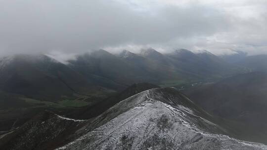 四川甘孜州贡嘎山雅哈垭口雪山风光视频素材模板下载