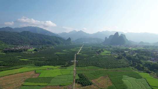 广西壮族自治区桂林平乐县月亮山景区航拍4k