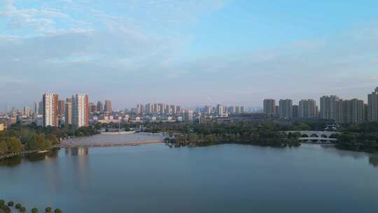枣庄东湖公园中兴阁鲁南水城航拍片段视频素材模板下载