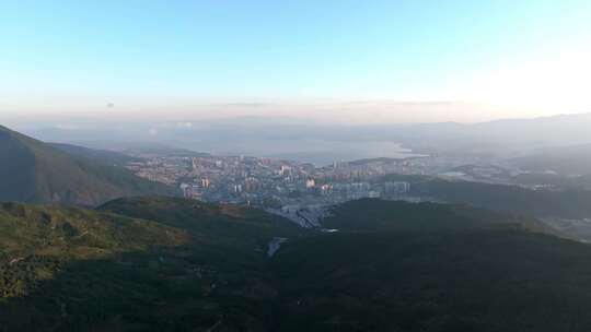 大理市洱海城市全景