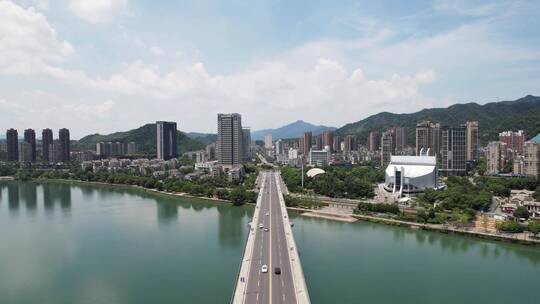杭州建德新安江高速公路和现代城市风光航拍视频素材模板下载