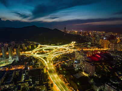 西宁凤凰山路立交桥夜景航拍延时