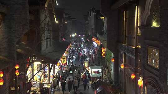武汉汉口里古镇商业街景夜晚赶集人群