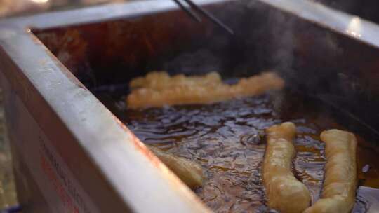 油条 炸油条 中式早餐 面食 早饭