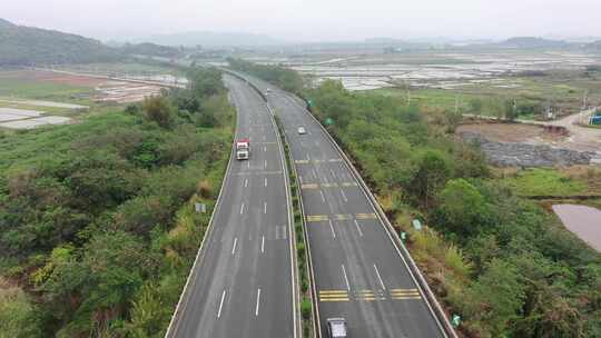 惠深沿海高速惠东段、高速公路上的车辆