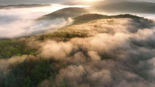 航拍黎明山川阳光云雾