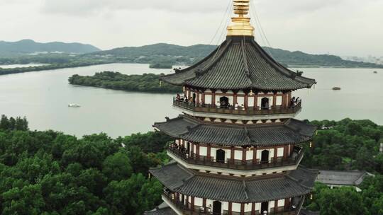 航拍西湖雷峰塔