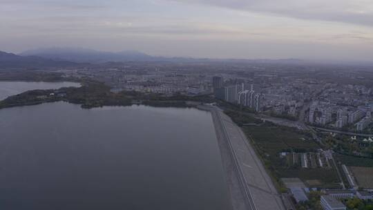 北京怀柔城区雨后云雾4K航拍视频