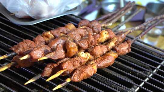 烧烤 烤羊肉串 羊肉 美食 夜宵 夜生活