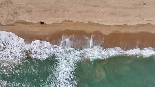 无人机俯拍海南沙滩