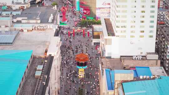 中国东北辽宁沈阳中街步行街商业街航拍人流