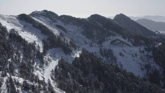 冬日高山雪景航拍