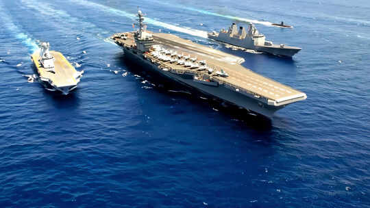 海军编队海上巡航