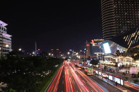 南宁民族大道航洋城街景