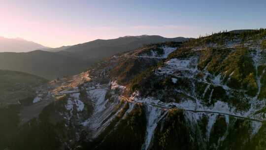 云南香格里拉雪山公路