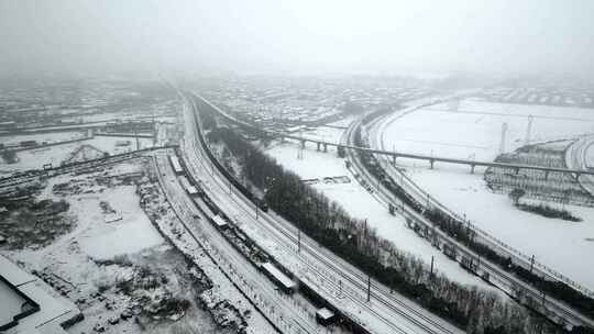 新乡雪景震撼铁路火车航拍大气大雪雪乡视频素材模板下载