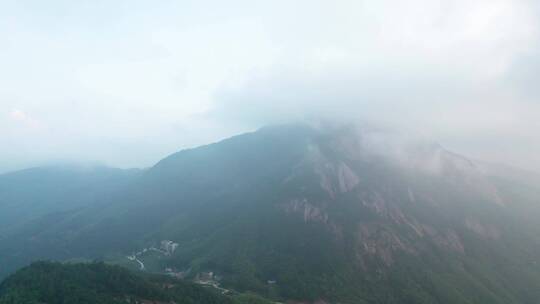 云雾缭绕的南岳衡山风光航拍4k