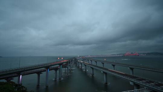 跨海大桥乌云下日转夜