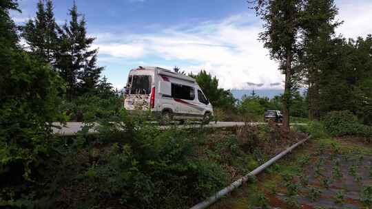 腾冲火山地热公园公路航拍